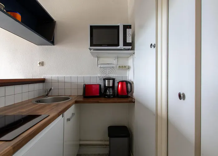 Spacieux Cabine-parking Gratuit-clim-proche Centre & Mer-vue Port Lgm شقة *